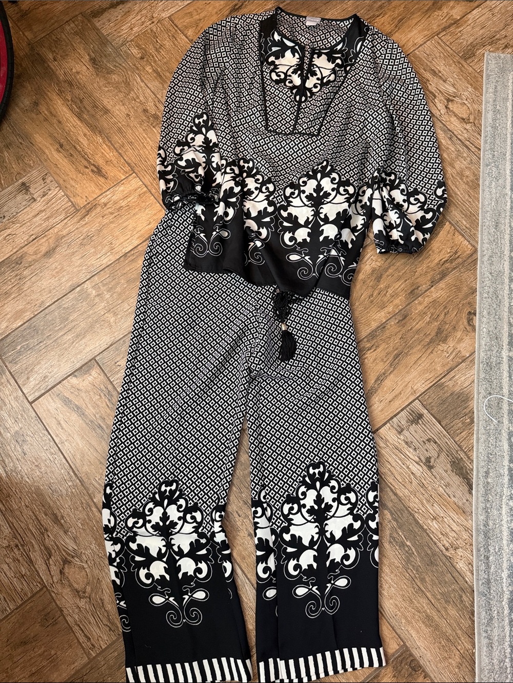 Chico's Black and White Geometric Print Tunic Top and pants set medium 1